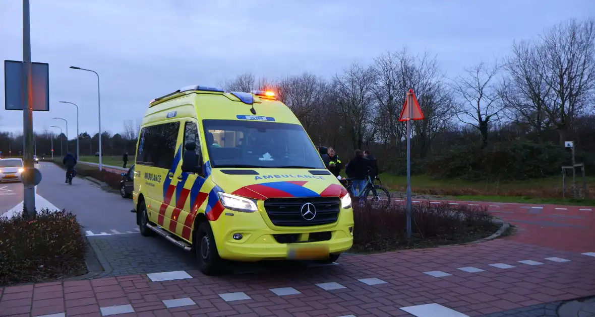 Fietsster gewond bij aanrijding op oversteekplaats - Foto 1