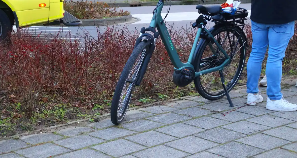 Fietsster gewond bij aanrijding op oversteekplaats - Foto 2