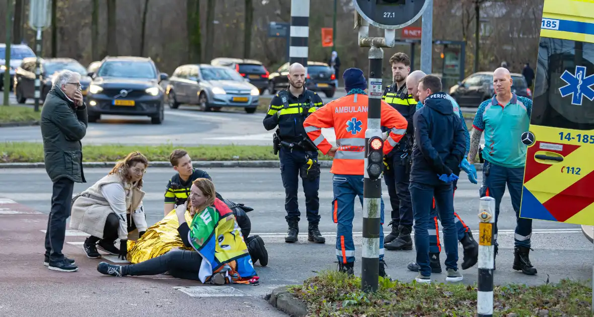 Voetgangster gewond bij aanrijding - Foto 1