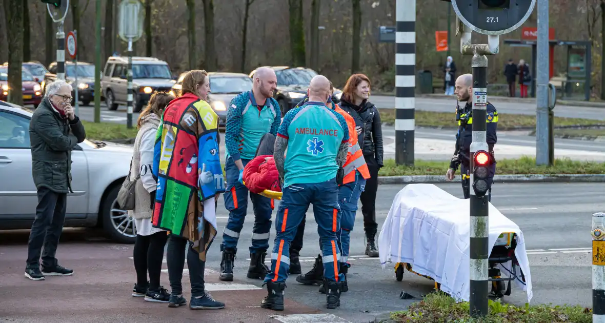 Voetgangster gewond bij aanrijding - Foto 5