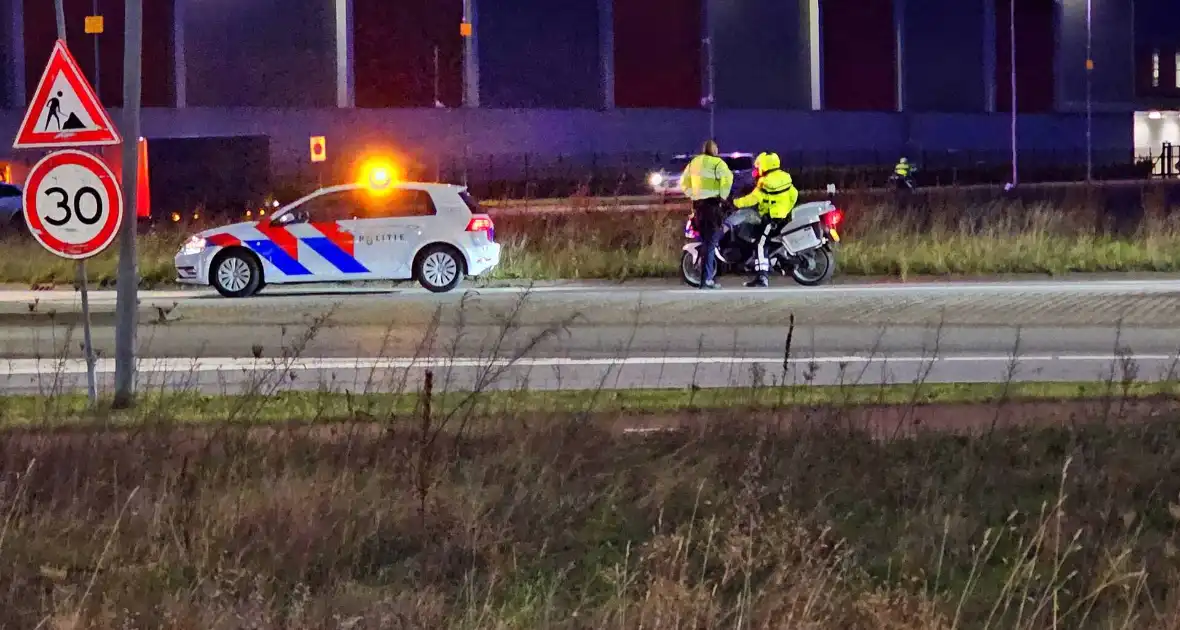 Politie houdt alcoholcontrole op rotonde - Foto 1