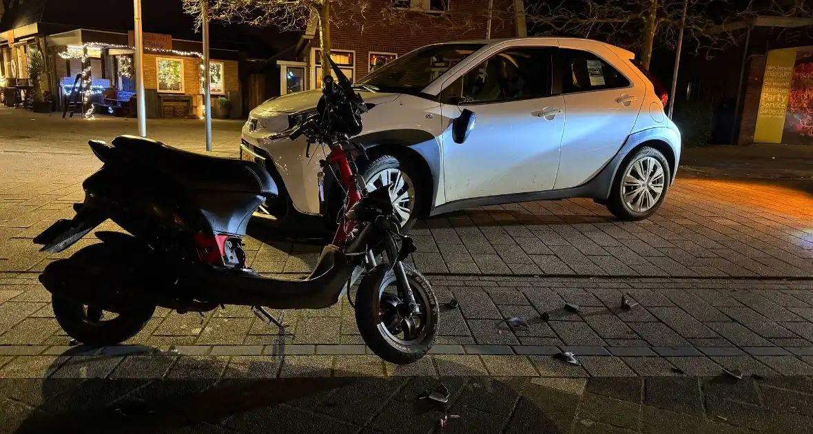 Scooter en auto betrokken bij ongeval - Foto 5