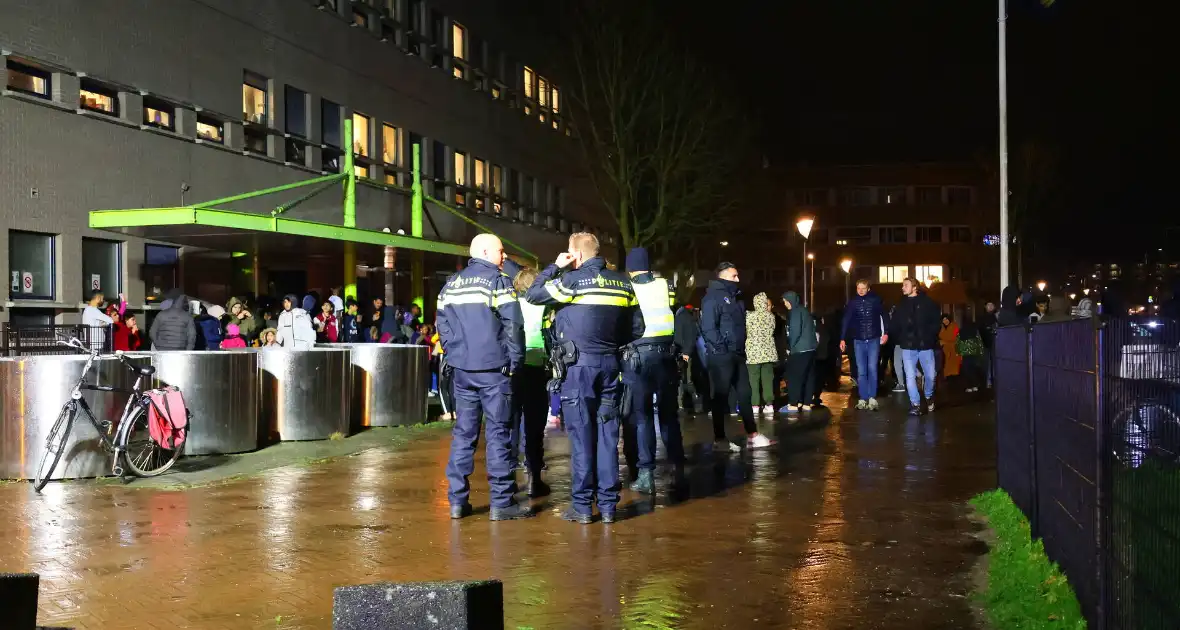 Vluchtelingenopvang ontruimd door brandmelding - Foto 10