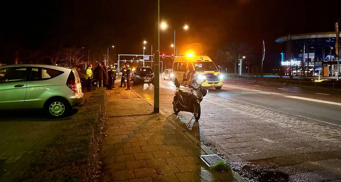 Scooterrijder komt in botsing met fietser - Foto 1