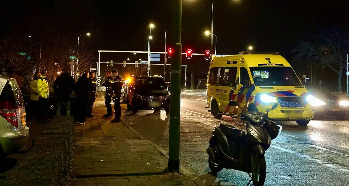 Scooterrijder komt in botsing met fietser - Foto 2