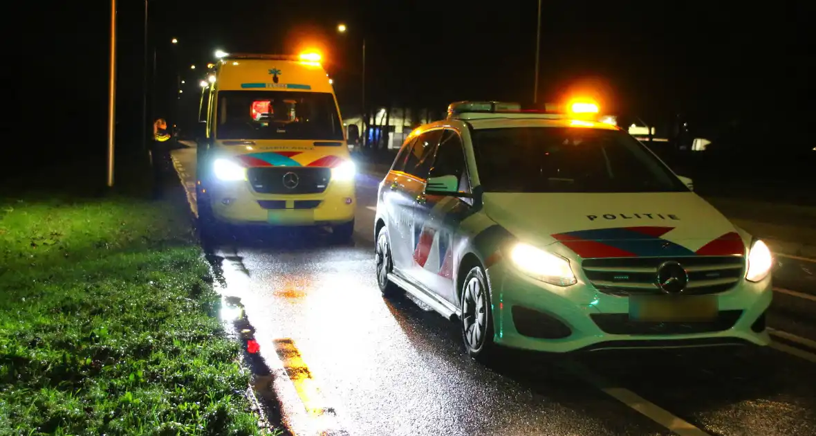 Fietser belandt in sloot langs de provincialeweg - Foto 1