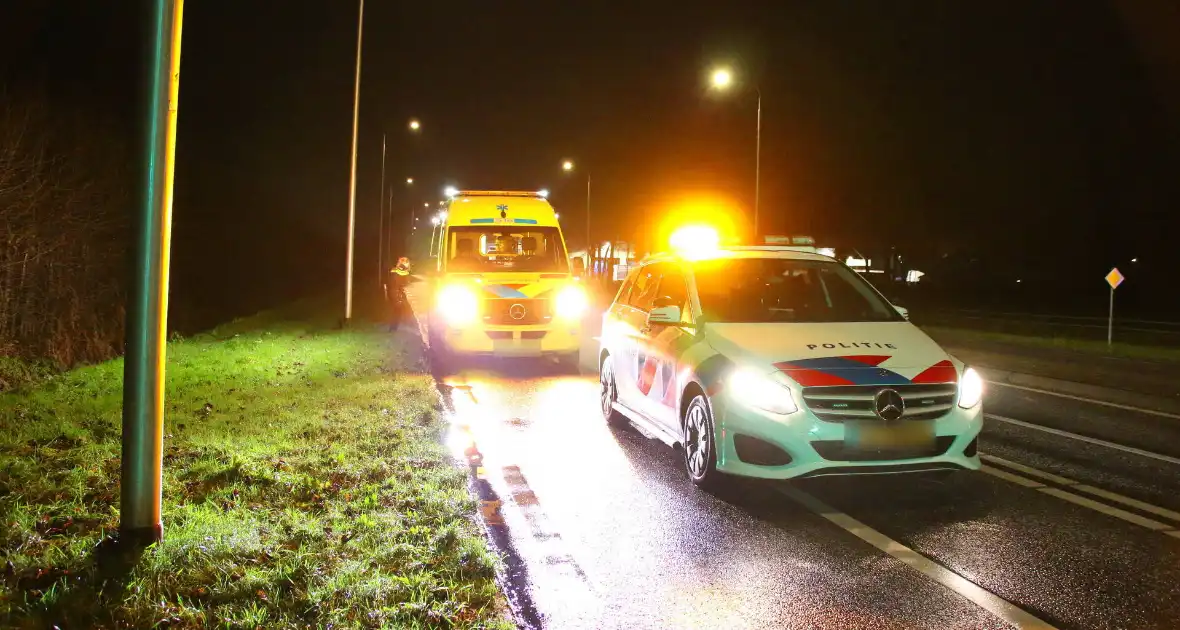 Fietser belandt in sloot langs de provincialeweg - Foto 2