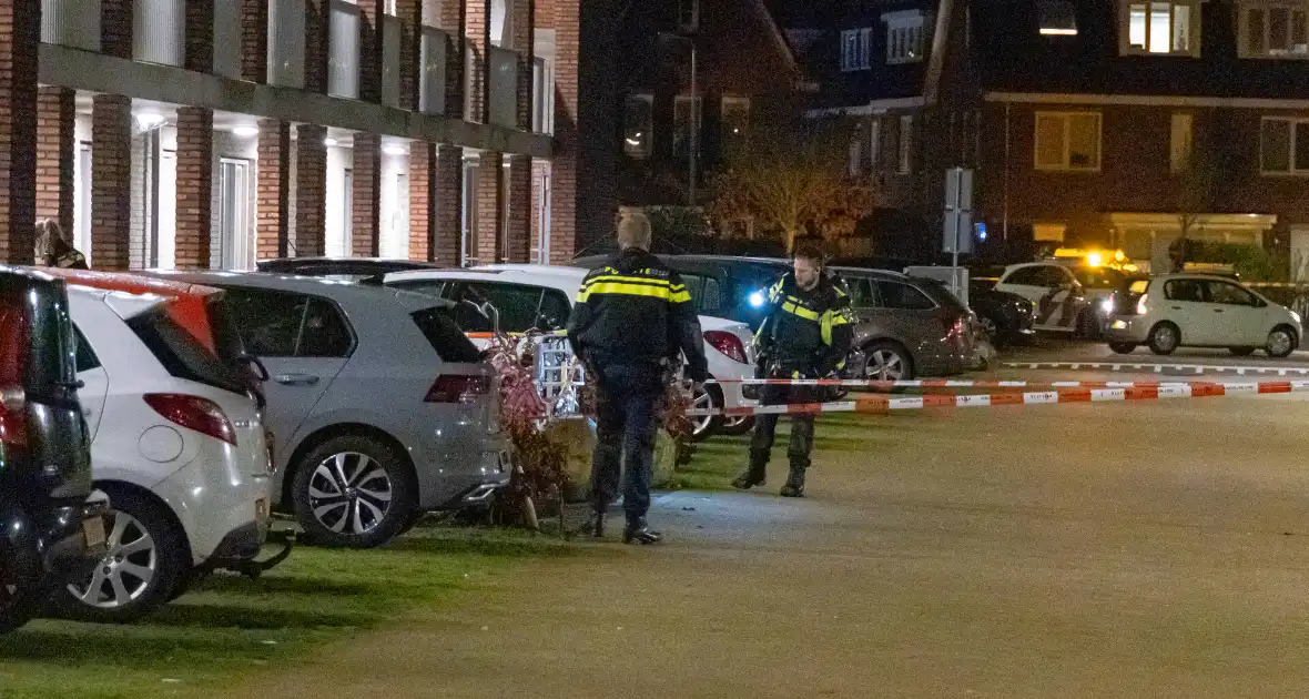 Straat afgezet nadat vuurwerkbom afgaat - Foto 2