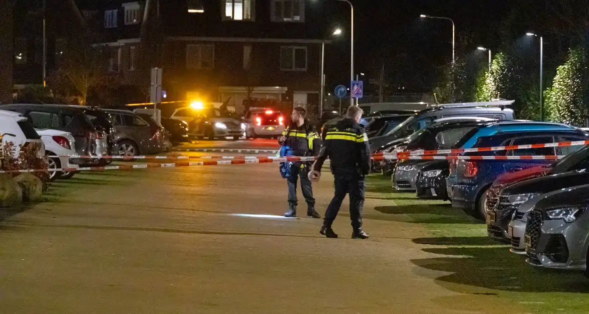 Straat afgezet nadat vuurwerkbom afgaat - Foto 3