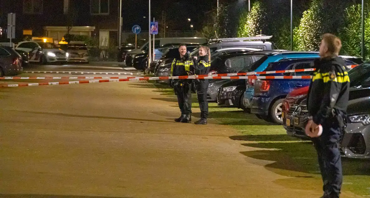 Straat afgezet nadat vuurwerkbom afgaat - Foto 4