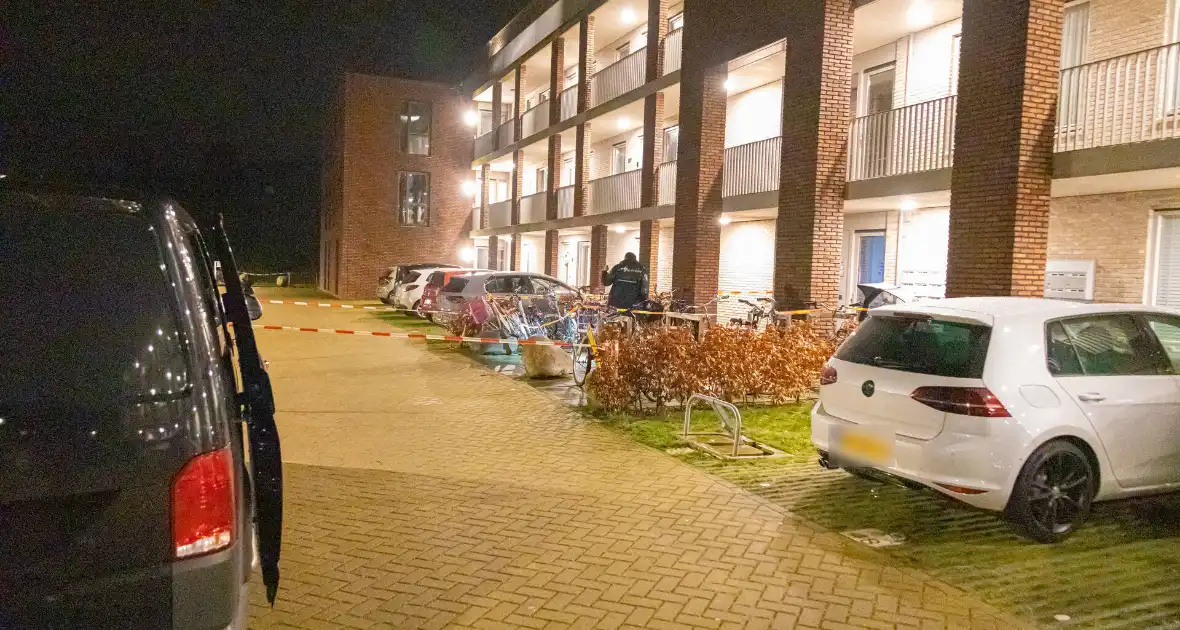 Straat afgezet nadat vuurwerkbom afgaat - Foto 5