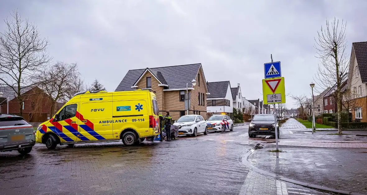 Jongedame op step aangereden door auto