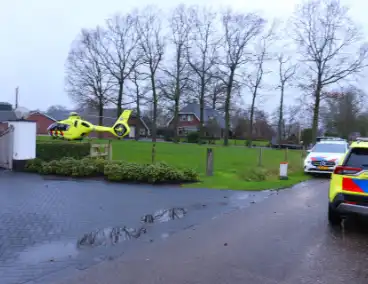 Traumahelikopter landt naast woning wegens noodsituatie