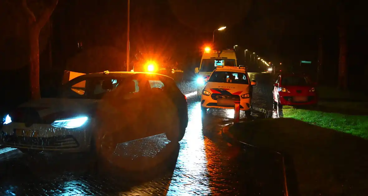 Scooterrijder botst tegen paal en raakt gewond - Foto 2