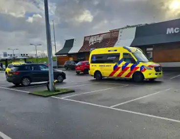 Fietser zwaargewond bij aanrijding met auto, traumateam ingezet