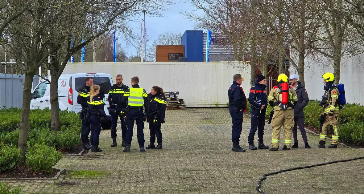 Brandweer ingezet voor brand in bedrijf - Foto 5