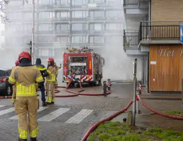 Wooncentrum deels ontruimd wegens containerbrand in berging