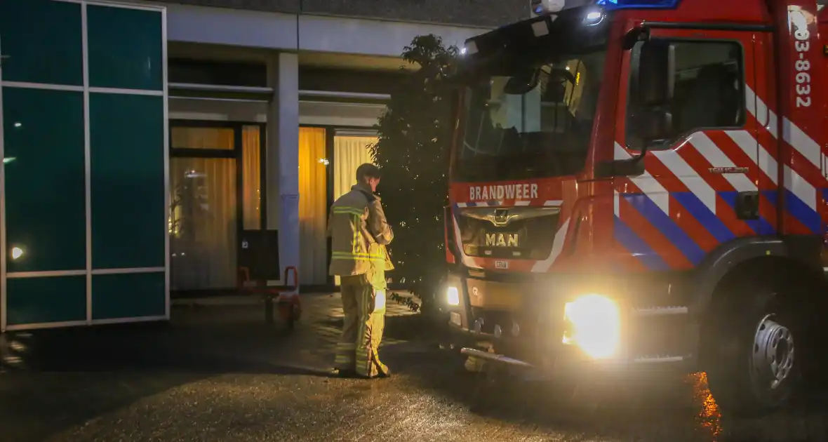 Brandweer bevrijdt persoon uit rollator - Foto 2