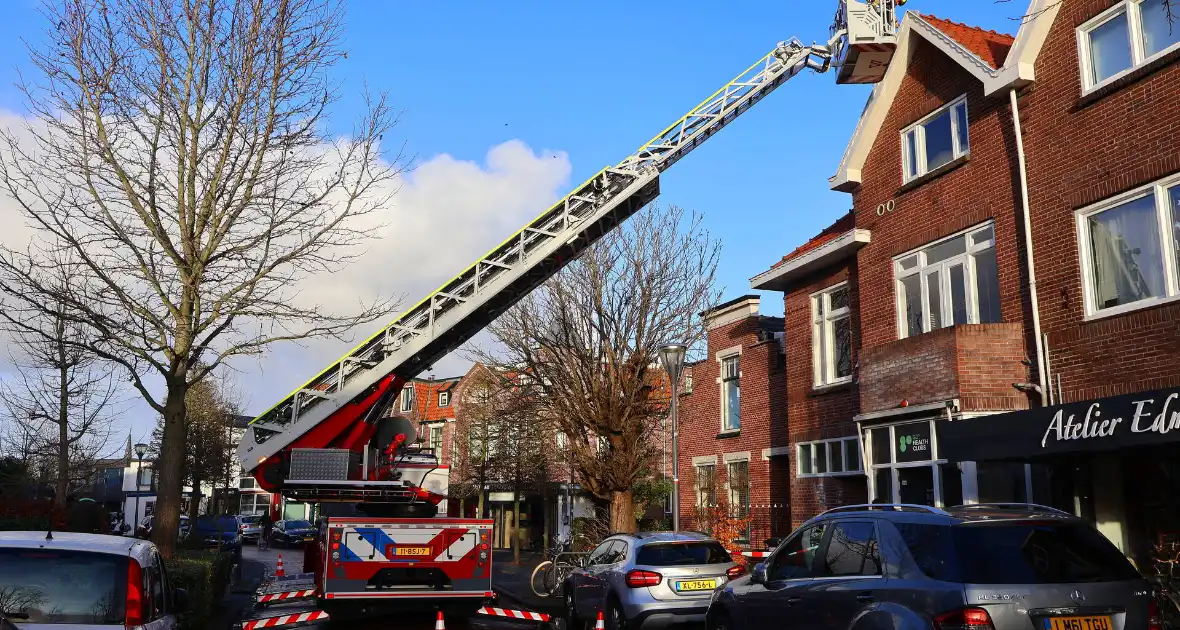 Losse daklijst snel hersteld door brandweer