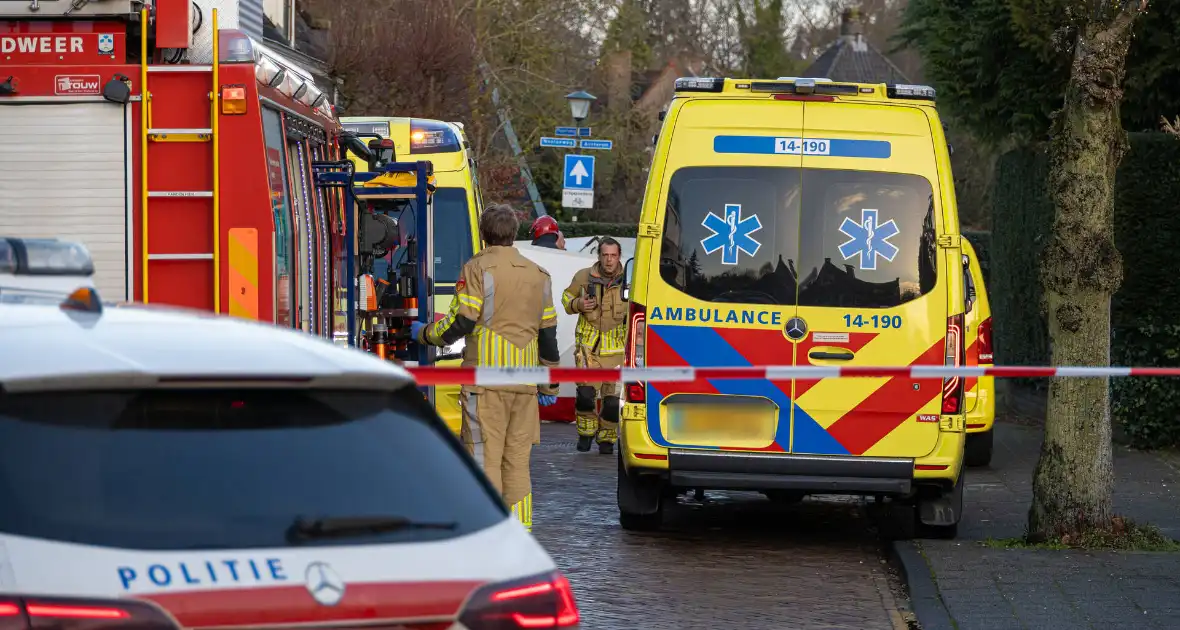 Voetganger overleden na aanrijding met lantaarnpaal - Foto 4