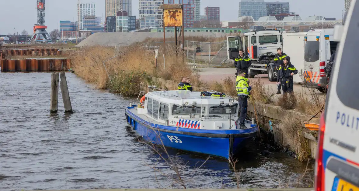 Overleden persoon gevonden in het water - Foto 2