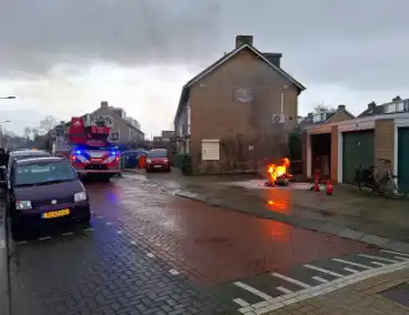 Motorfiets vliegt in brand