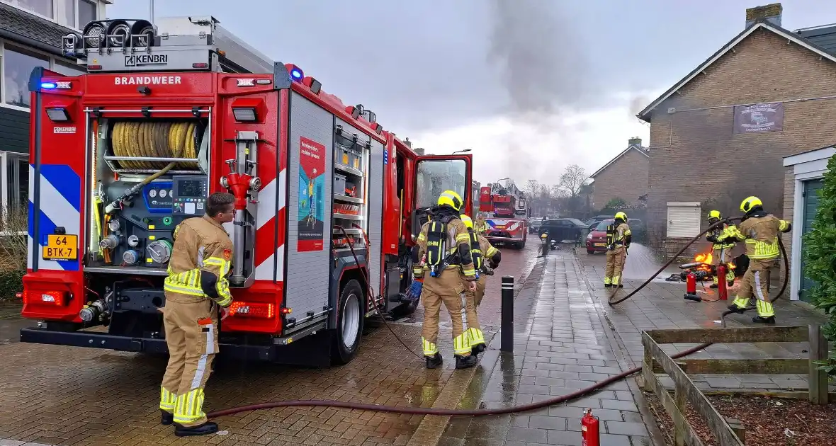 Motorfiets vliegt in brand - Foto 7