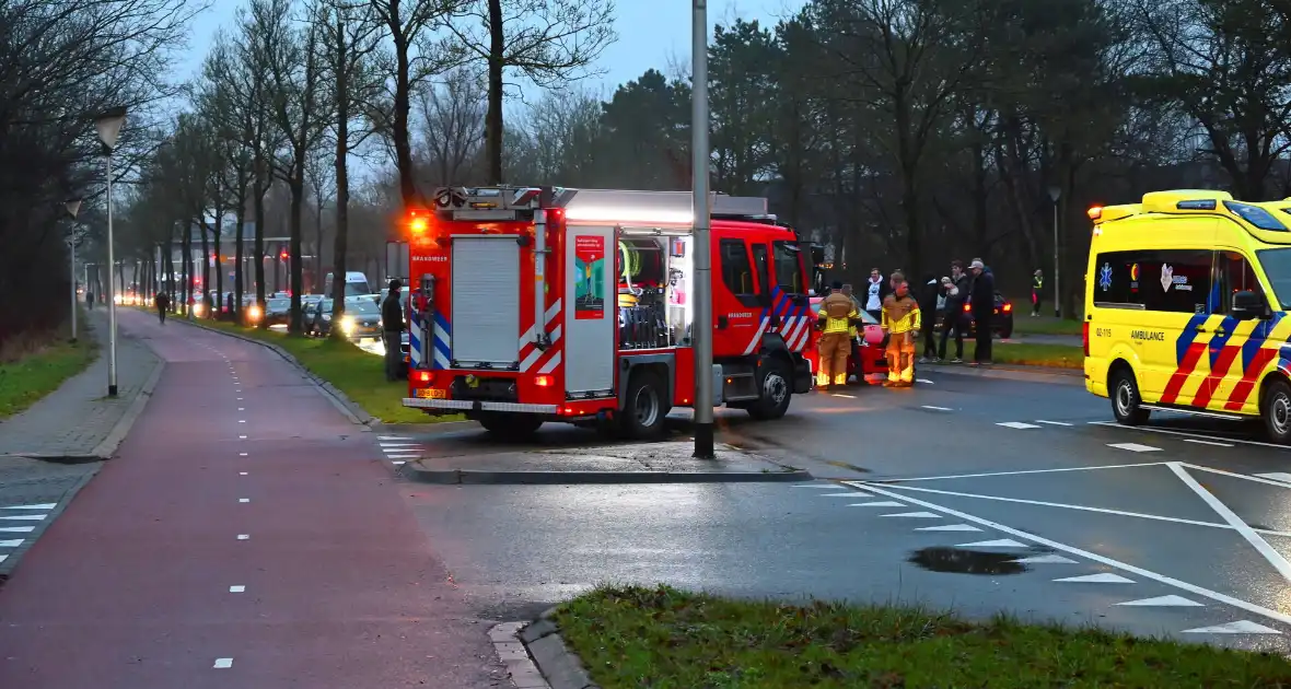 Meerdere voertuigen betrokken bij verkeersongeval - Foto 1