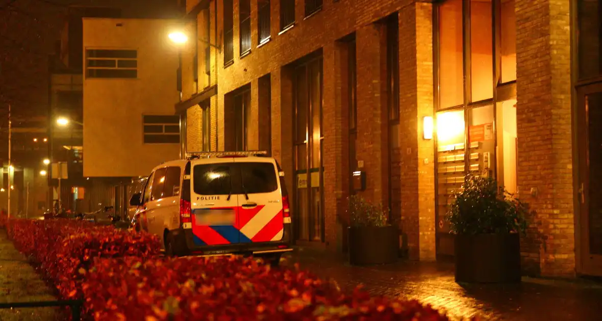 Forensische Opsporing verricht onderzoek in flat - Foto 3