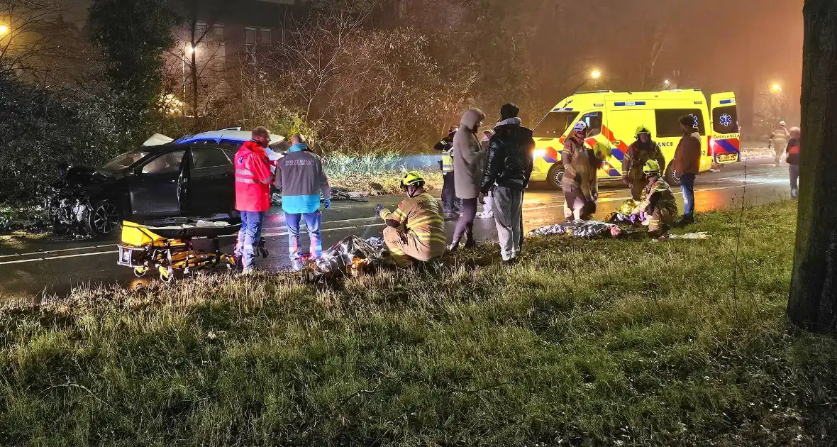 Meerdere gewonden bij aanrijding tussen twee voertuigen - Foto 4