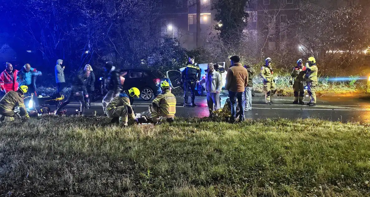 Meerdere gewonden bij aanrijding tussen twee voertuigen - Foto 5