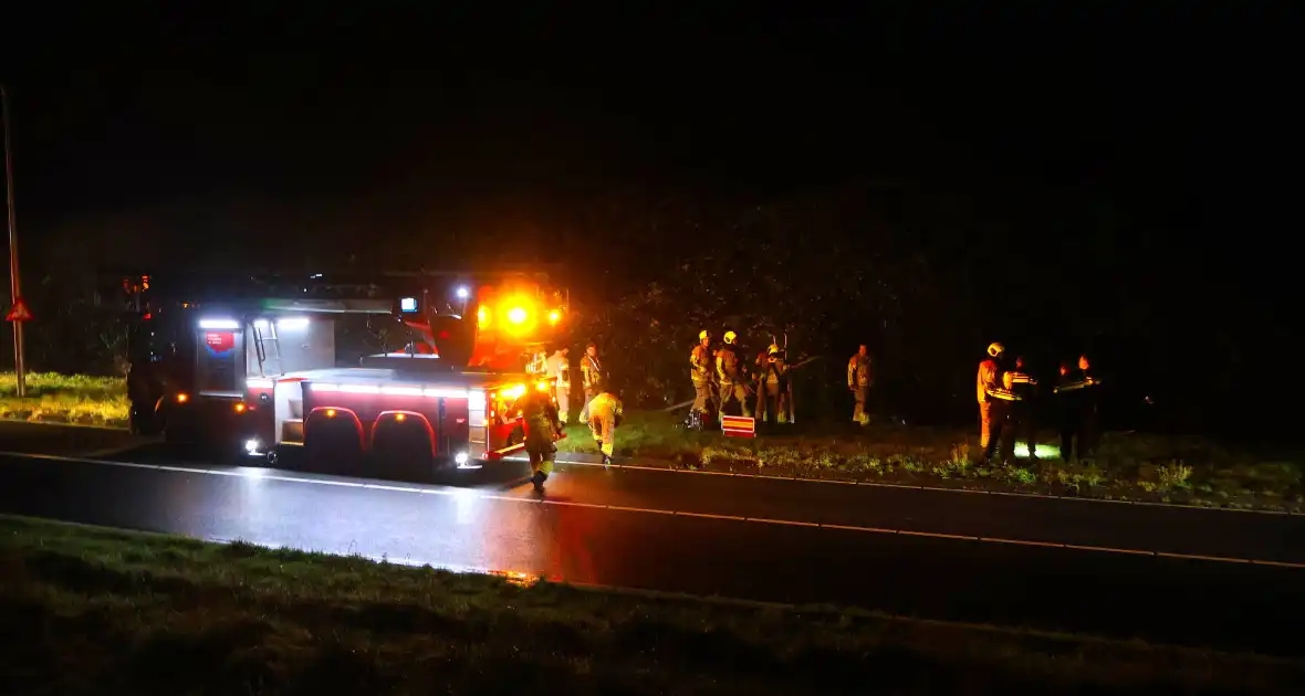 Voertuig op de kop in sloot, bestuurder spoorloos - Foto 17