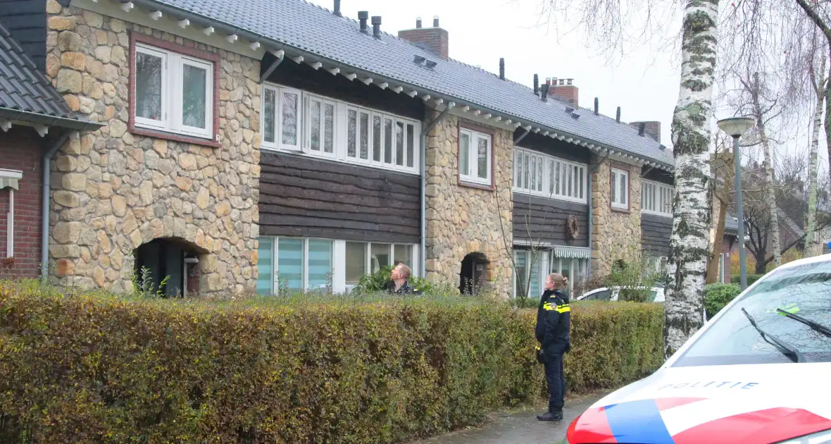 Traplift defect, vrouw boven vast in woning - Foto 2