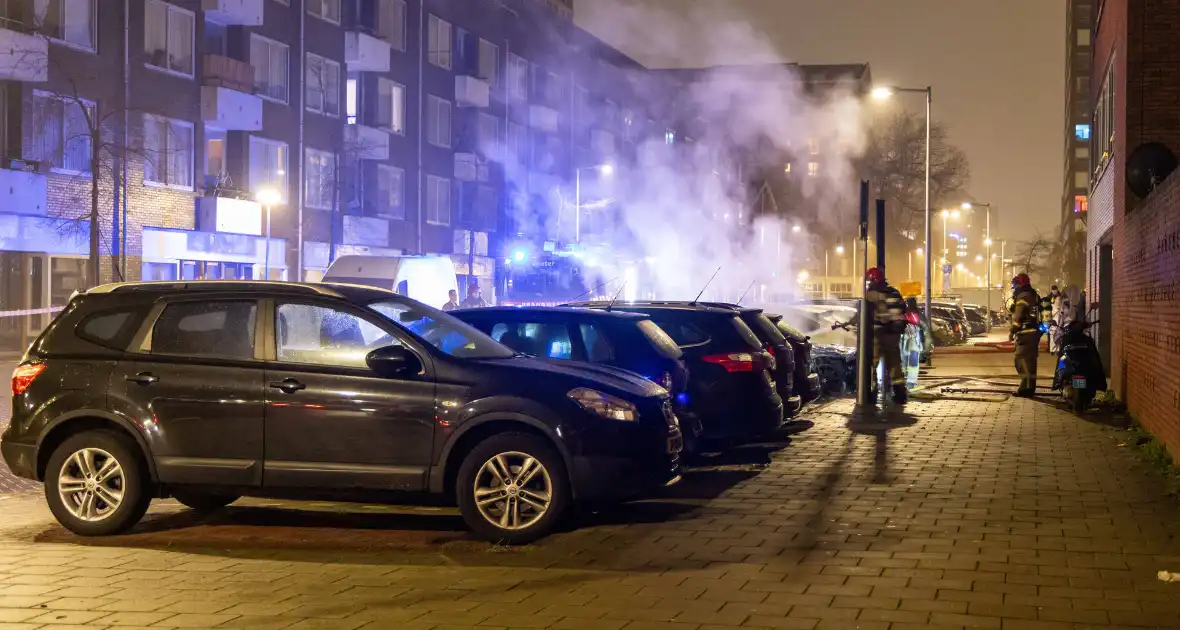 Taxi verwoest door brand - Foto 3