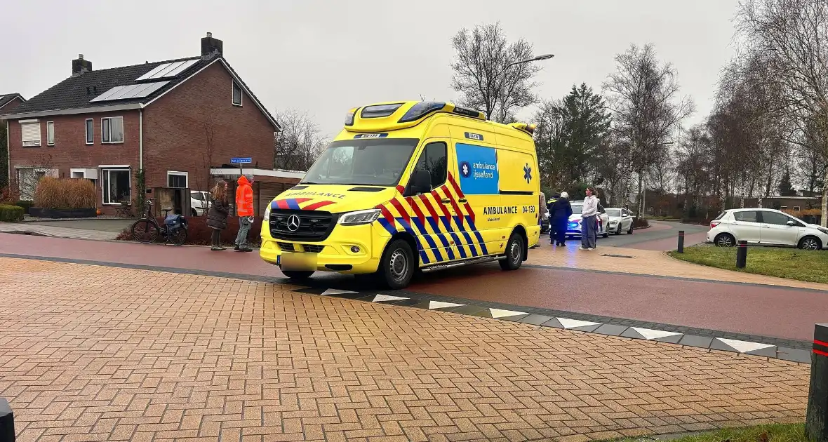 Fietser gewond naar ziekenhuis na val