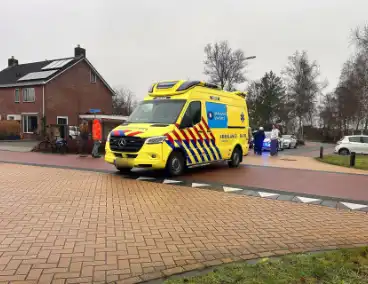 Fietser gewond naar ziekenhuis na val