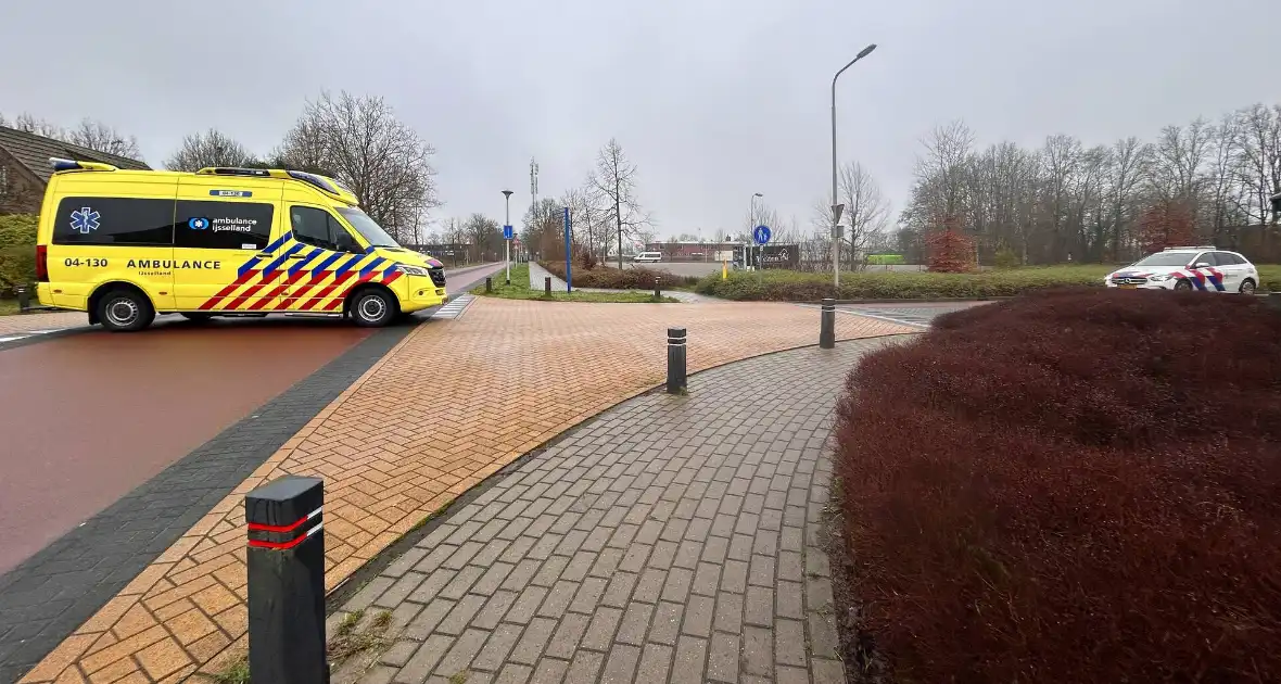 Fietser gewond naar ziekenhuis na val - Foto 2