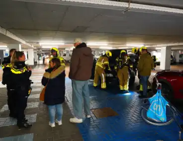 Mogelijk brand in parkeergarage