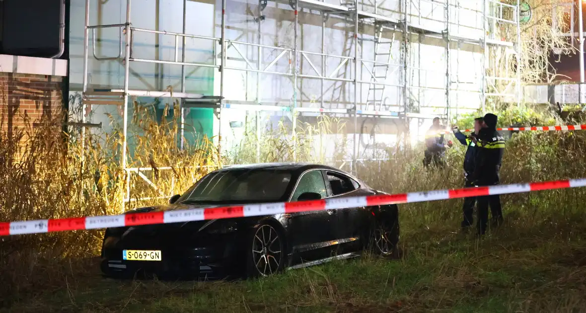 Porsche Taycan vermoedelijk in brand gestoken - Foto 8