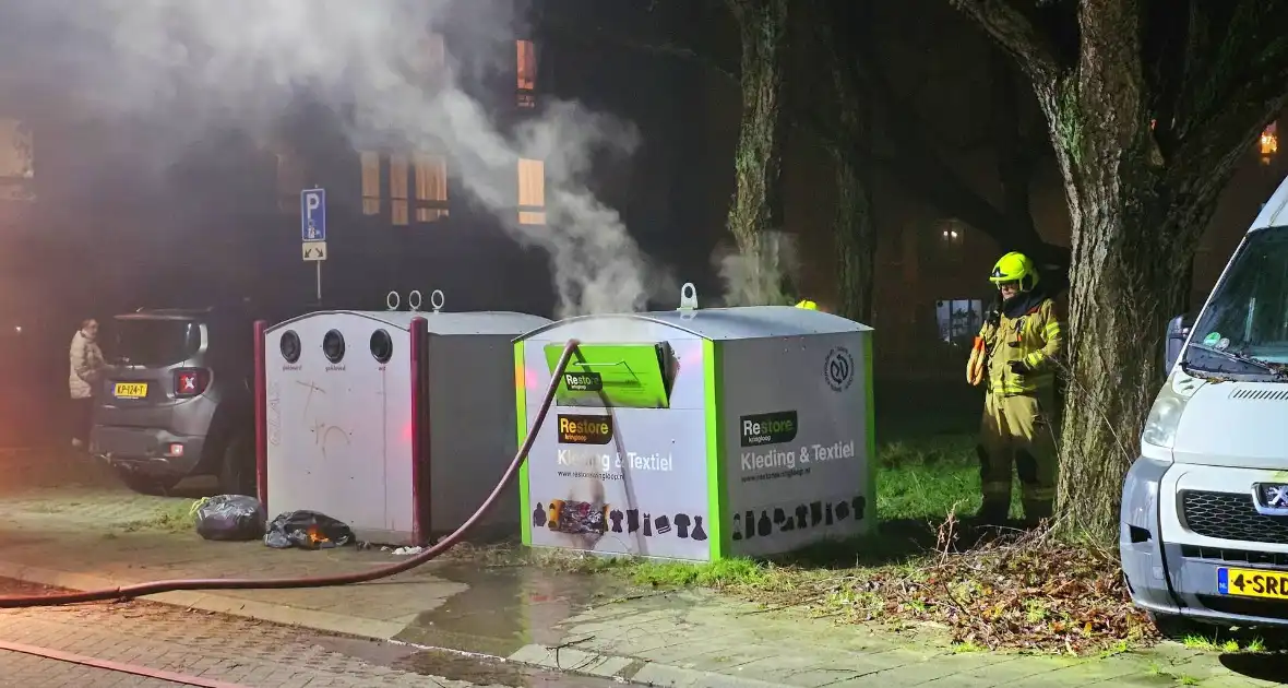 Opnieuw brand in kledingcontainer, politie start onderzoek - Foto 3