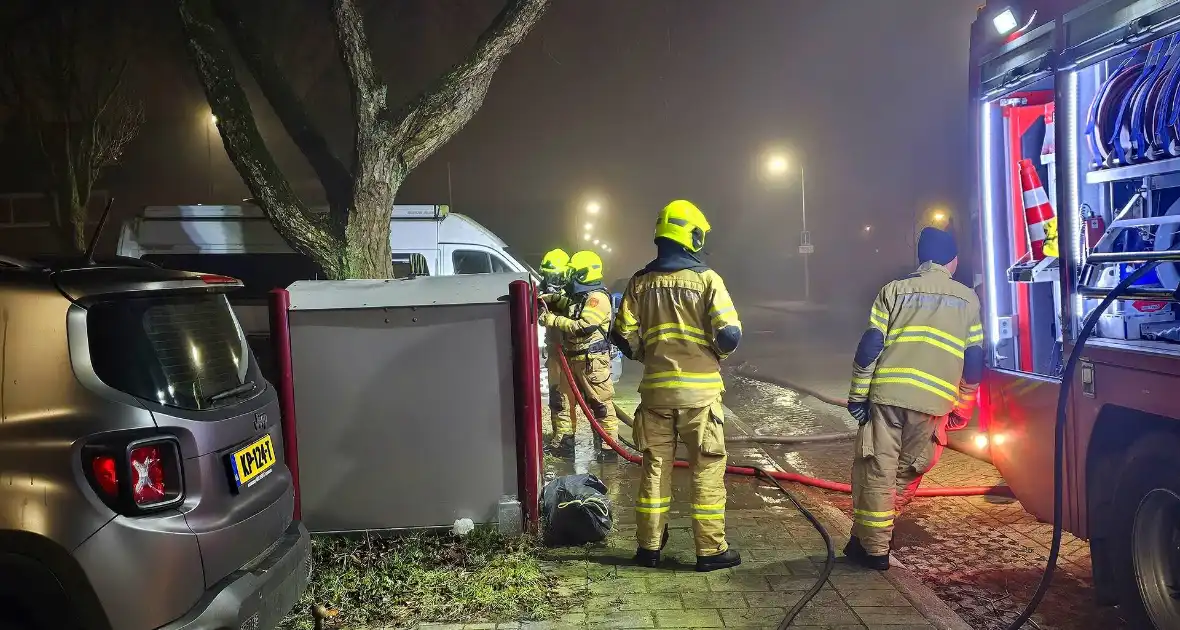 Opnieuw brand in kledingcontainer, politie start onderzoek - Foto 6