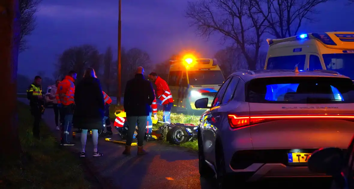 Scooterrijder zwaargewond na harde val