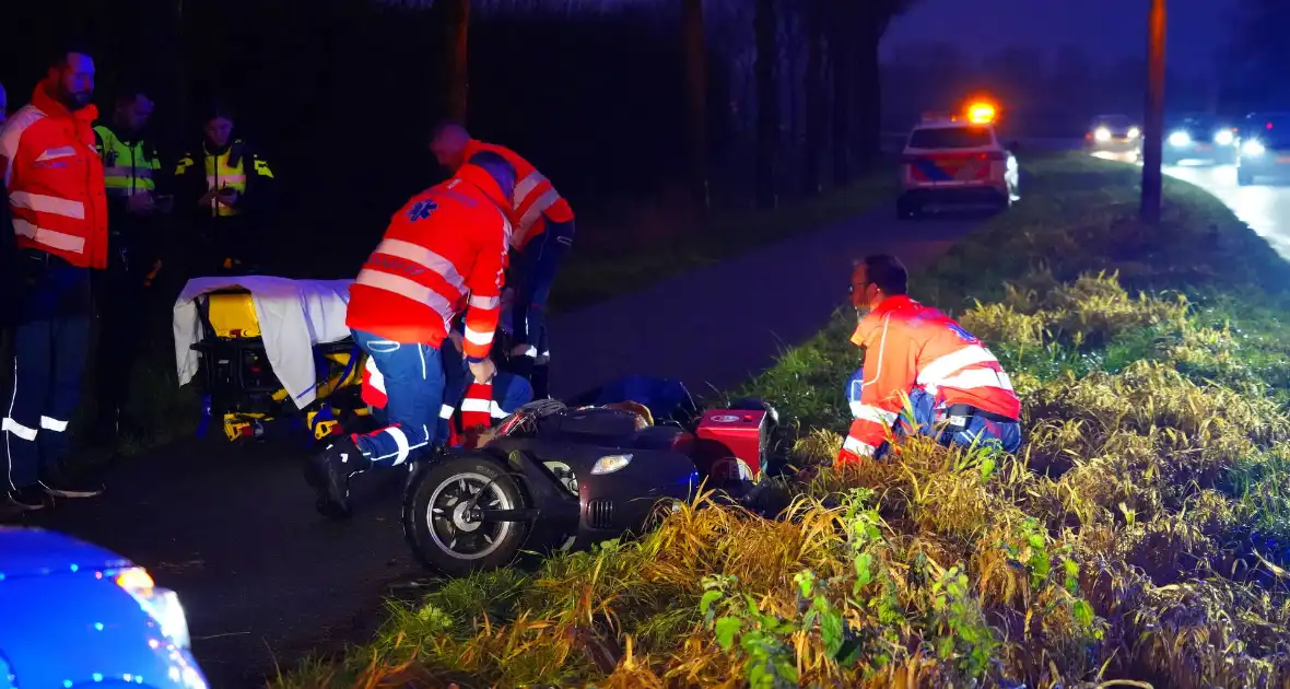 Scooterrijder zwaargewond na harde val - Foto 2