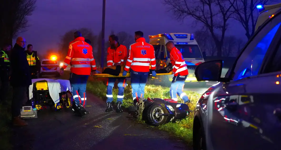 Scooterrijder zwaargewond na harde val - Foto 3