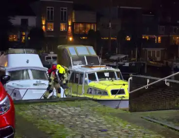 Veel rook bij brand op boot