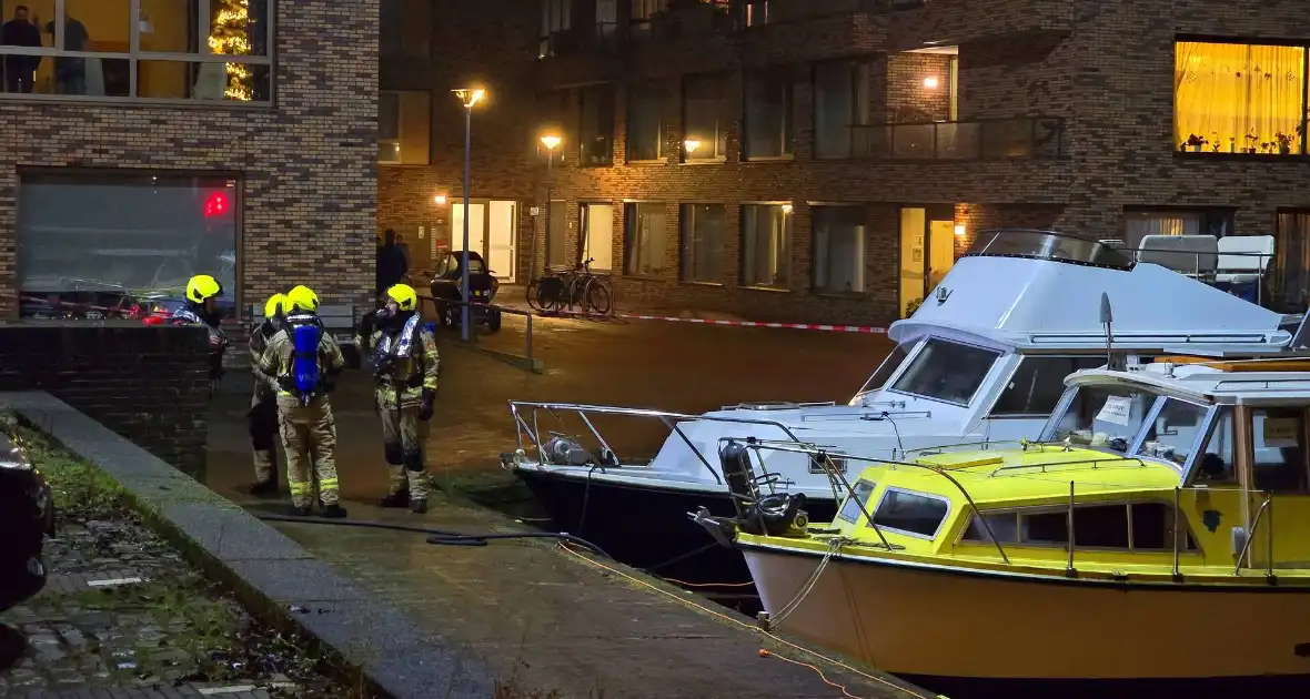 Veel rook bij brand op boot - Foto 1