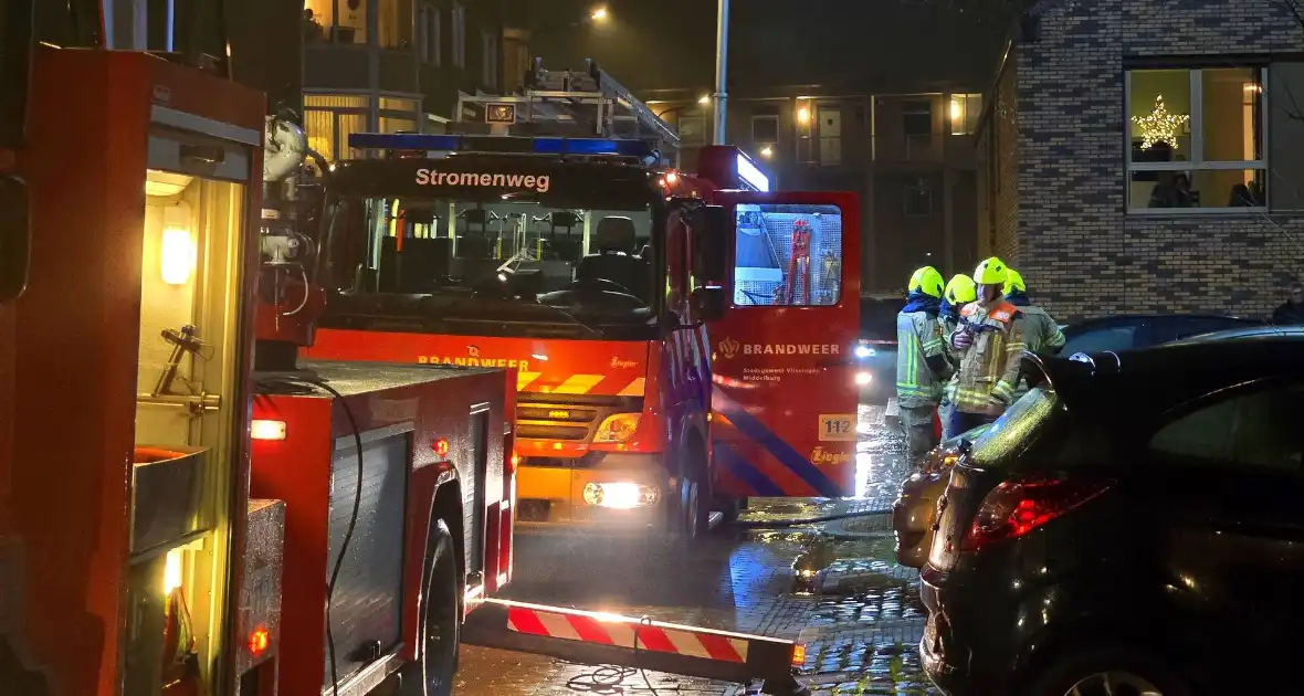 Veel rook bij brand op boot - Foto 7