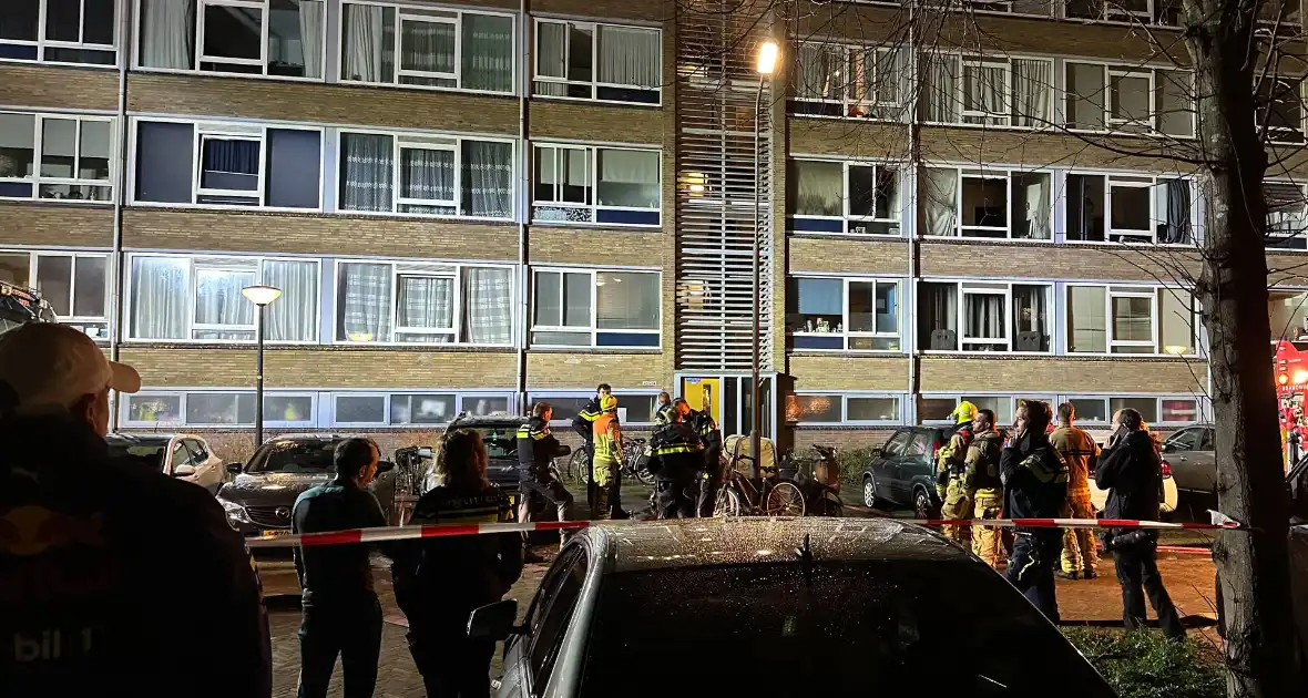 Brand in flatwoning omliggende woningen ontruimd - Foto 5