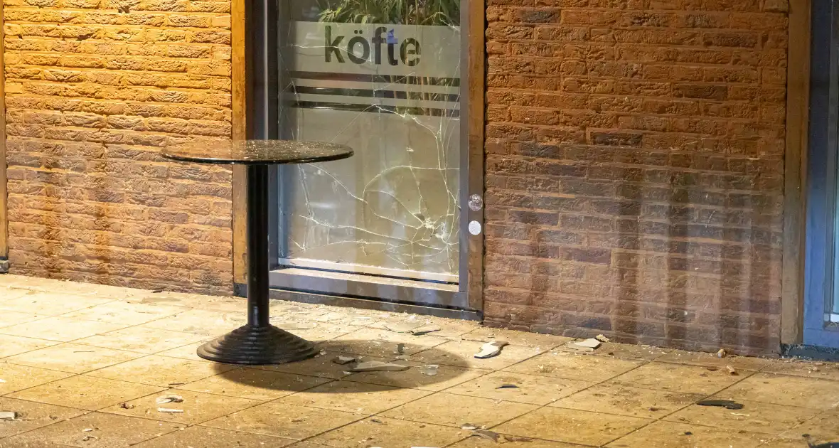 Explosie bij snackbar Kambur - Foto 1