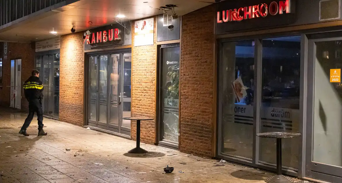 Explosie bij snackbar Kambur - Foto 5